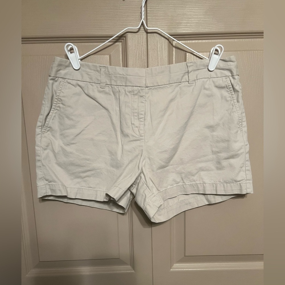 LOFT Women's Tan Shorts